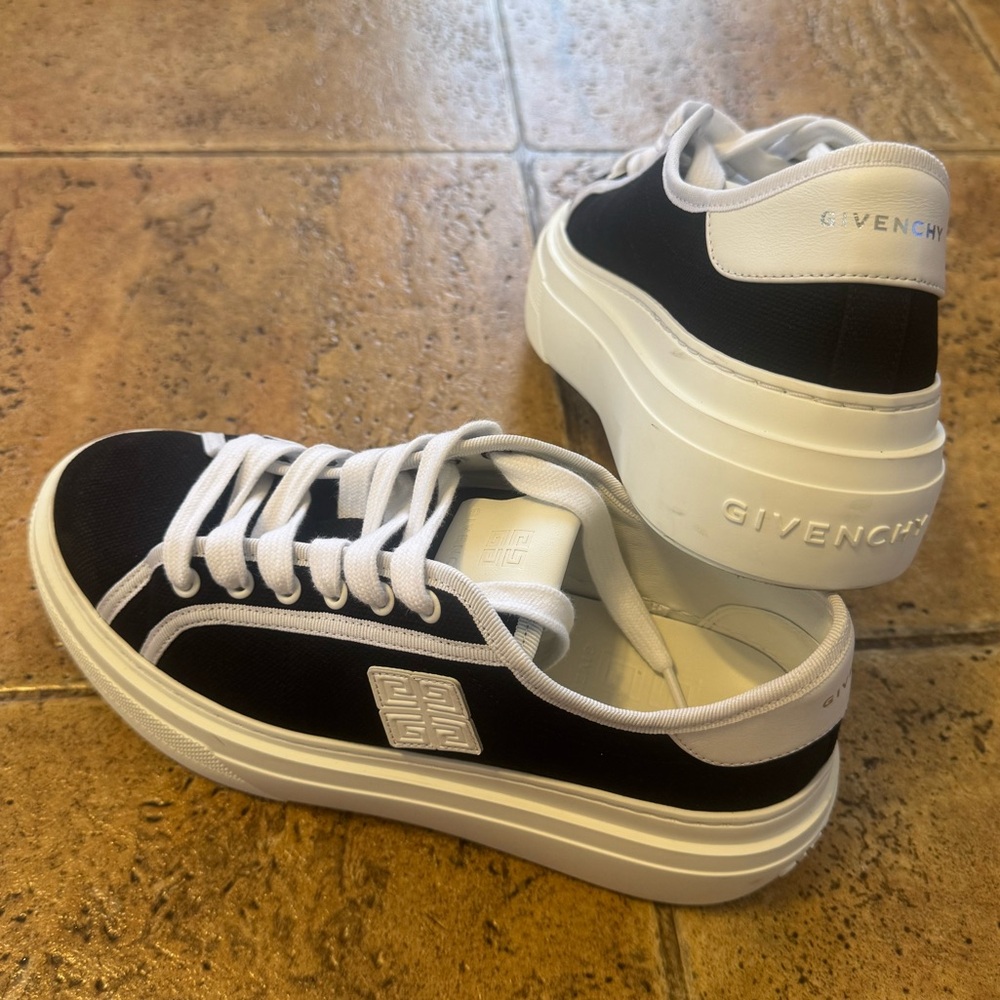 Givenchy City Platform Women Sneakers - Picture 9 of 13